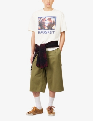 Rassvet Mens Green Pleat-front Long Twill-cotton Shorts In Green