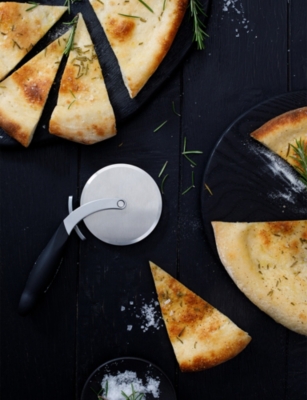 Microplane Black Professional Pizza Wheel Cutter In Metallic