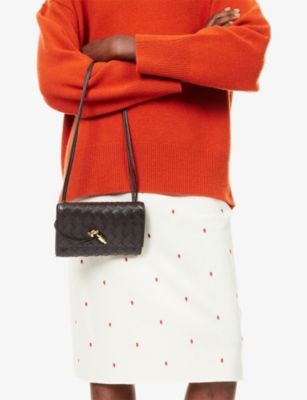 Bottega Veneta Womens Fondant-m Brass Andiamo Intrecciato Leather Shoulder Bag In Gold