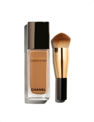 Chanel Bd101 <strong>sublimage L'essence De Teint</strong> Ultimate Radiance-generating Serum Foundation 40 In Red