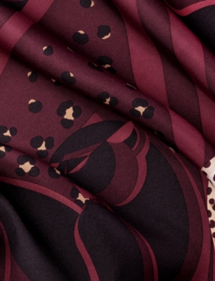 Cartier Womens Grape Panthère Illusion Printed Silk-twill Scarf In Gold