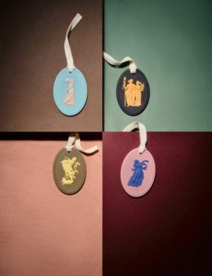 WEDGWOOD: Festive Vigour Jasperware Christmas Decoration 10cm