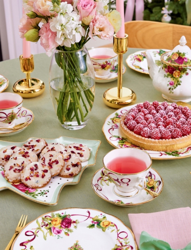 Old Country Roses Christmas 5-Piece Bone-China Set