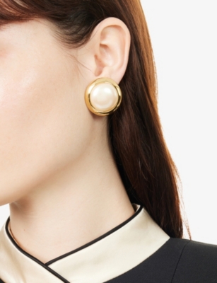 Jennifer Gibson Jewellery Womens Pre-loved Monet Classic Gold-plated Metal And Pearl Clip-on Earrings Pearl Gold In Gold