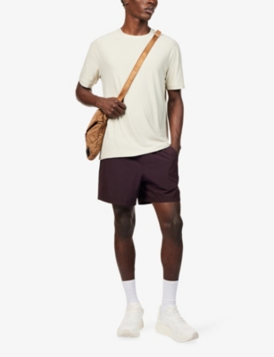 Vuori Mens Strato Tech Short-sleeve Stretch-woven T-shirt Mushroom Heather In Neutral