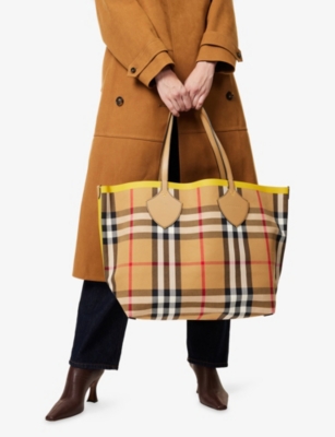 RESELFRIDGES: Pre-Loved Burberry Reversible Giant Canvas Tote